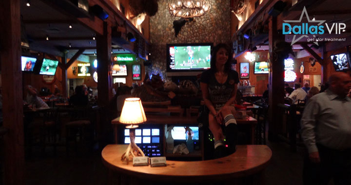 Twin Peaks Dallas Restaurant